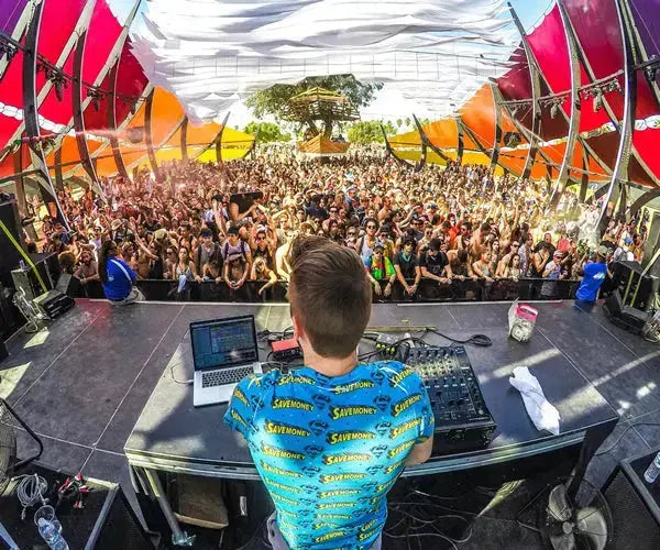 Six-Ways-to-Start-Getting-More-Gigs-as-a-DJ DJKIT®