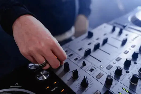 How-Much-is-Good-DJ-Equipment DJKIT®