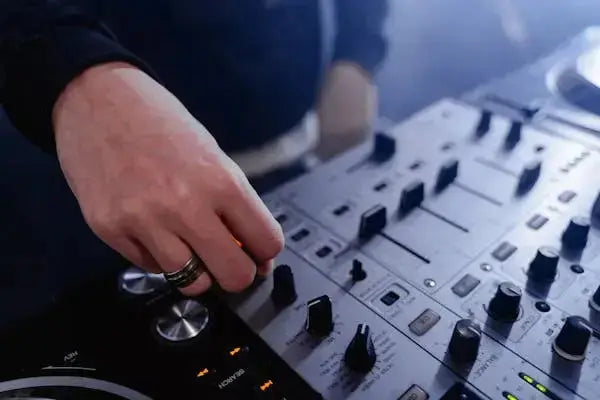 How-Much-is-Good-DJ-Equipment DJKIT®