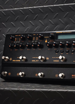 NU-X Trident Amp Simulator & Multi-FX Pedal NU-X