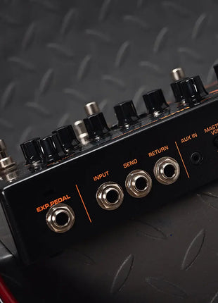 NU-X Trident Amp Simulator & Multi-FX Pedal NU-X