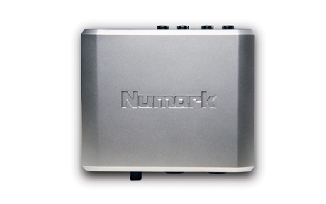 Numark DJ iO DJ Audio Interface for DJ Software (Top)