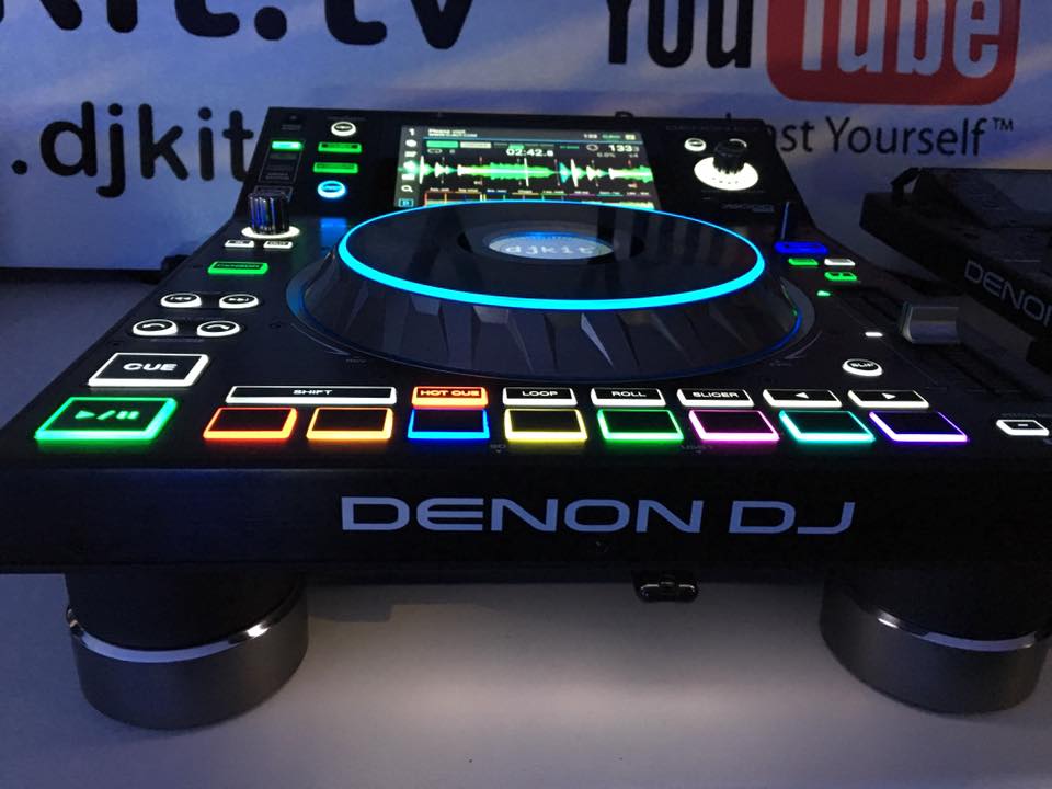 Denon DJ SC5000 USB Input Lights Up